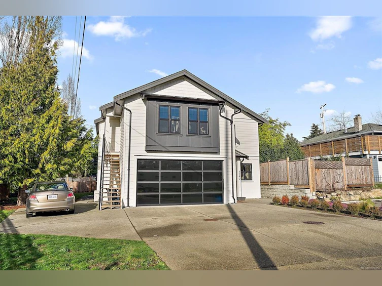 4240 Springridge Crescent, Saanich, BC, V8Z 4Y8 - 16