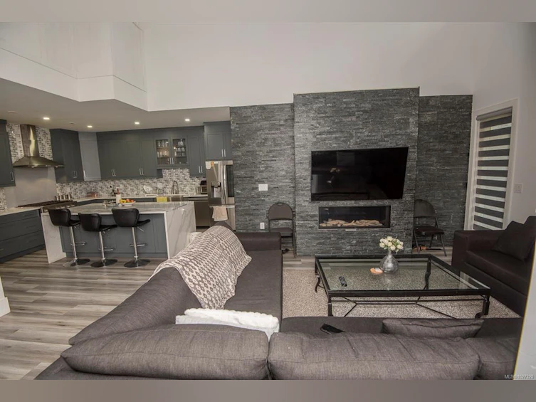 146 Cadillac Avenue, Saanich, BC, V8Z 1T6 - 15