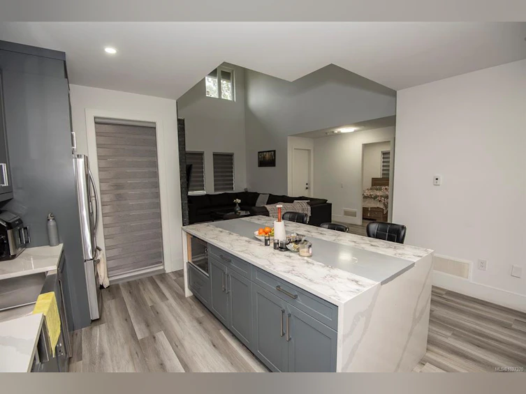 146 Cadillac Avenue, Saanich, BC, V8Z 1T6 - 12