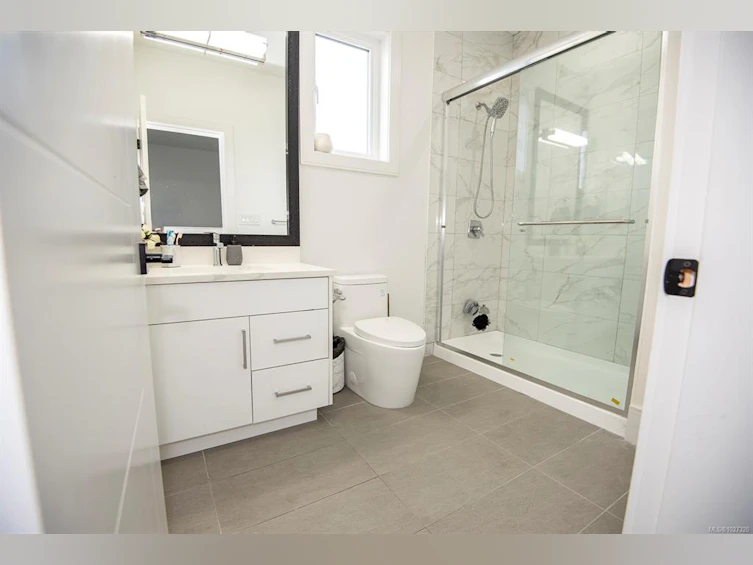 146 Cadillac Avenue, Saanich, BC, V8Z 1T6 - 30