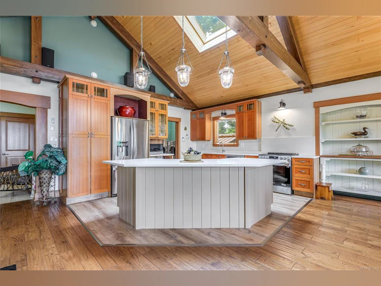 8947 Clarkson Avenue, Black Creek, BC, V9T 1B2 - 9