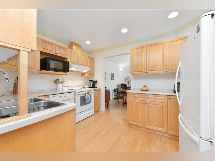2-4383 Torquay Drive, Saanich, BC, V8N 3L3 - 7