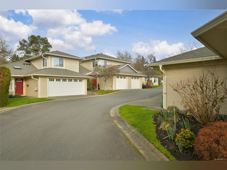 2-4383 Torquay Drive, Saanich, BC, V8N 3L3 - 37