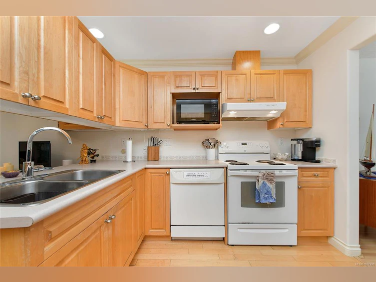 2-4383 Torquay Drive, Saanich, BC, V8N 3L3 - 5