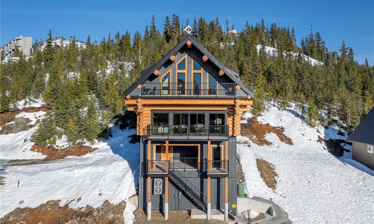 710 Arrowsmith Ridge