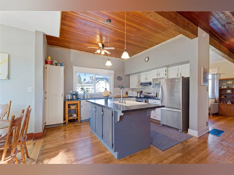 375 Howard Avenue, Nanaimo, BC, V9R 3R8 - 11
