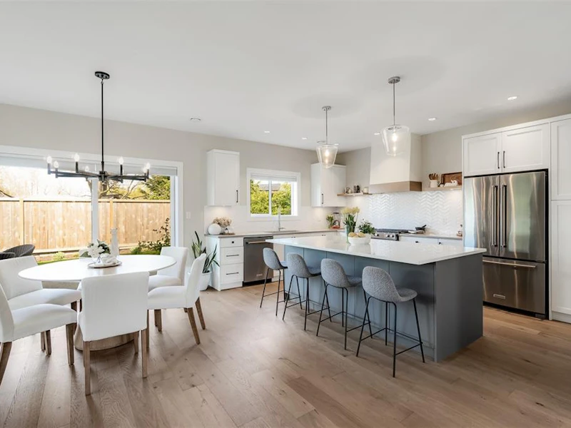 9350 East Saanich Road, North Saanich BC