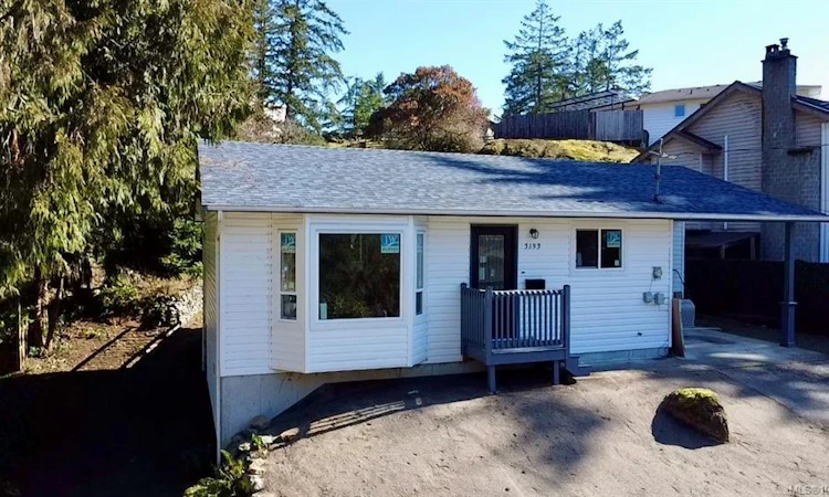 3193 King Richard Drive