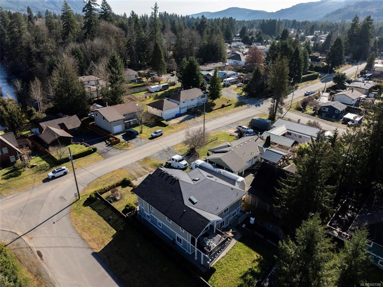40 Somenos Street, Lake Cowichan, BC, V0R 2G0 - 7