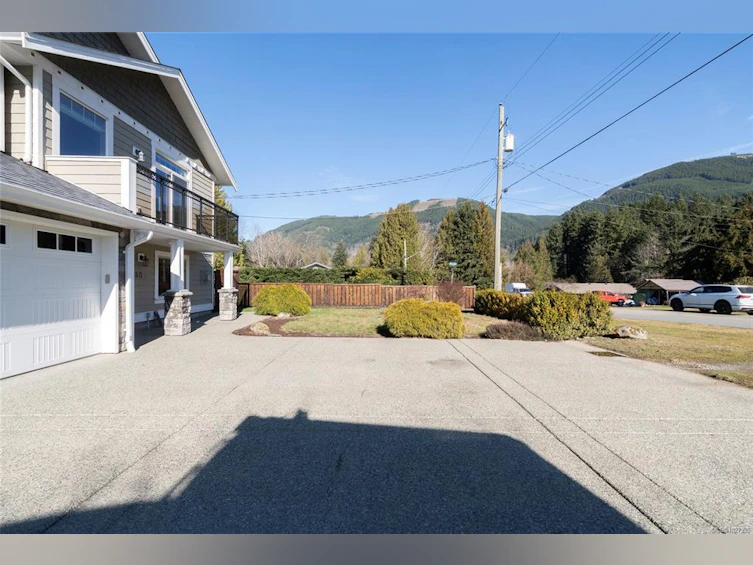 40 Somenos Street, Lake Cowichan, BC, V0R 2G0 - 46