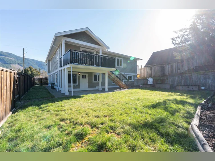 40 Somenos Street, Lake Cowichan, BC, V0R 2G0 - 5