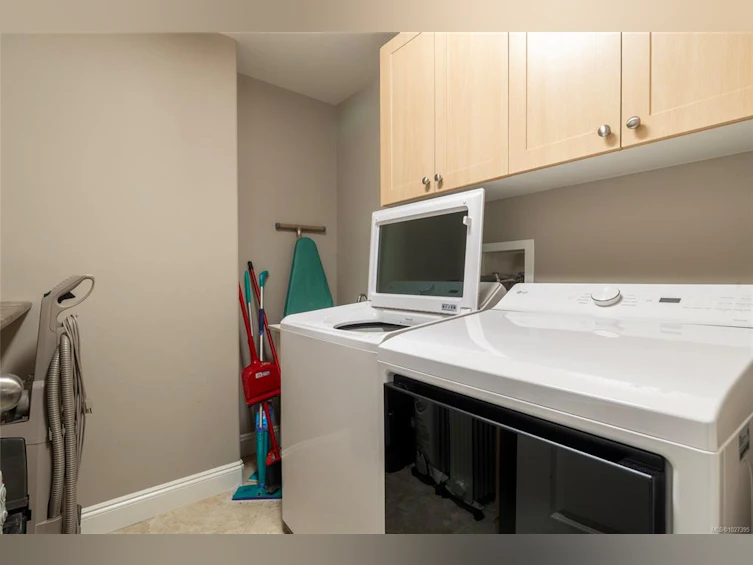 40 Somenos Street, Lake Cowichan, BC, V0R 2G0 - 38