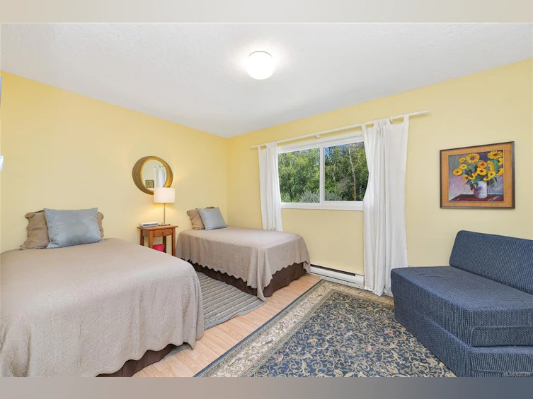 1695 Cultra Avenue, Central Saanich, BC, V8M 1T1 - 33