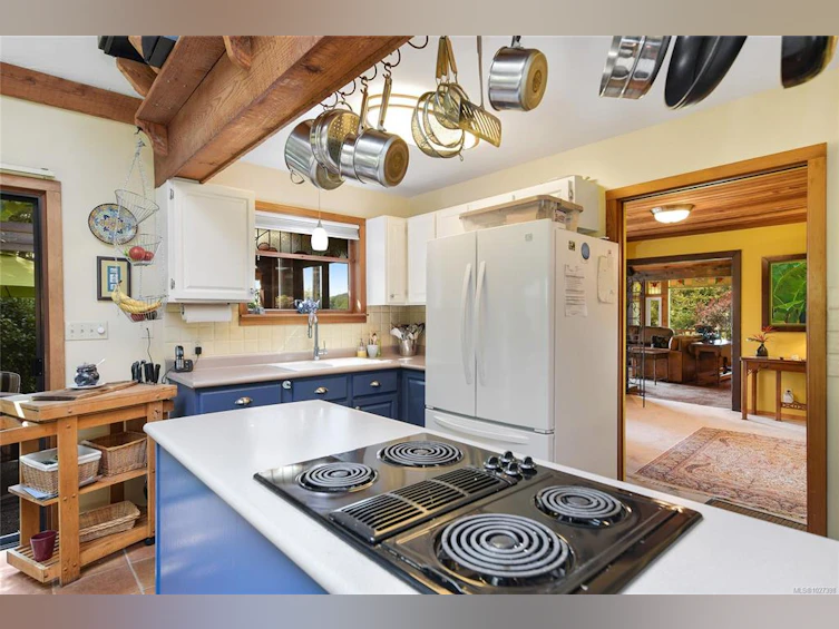 1695 Cultra Avenue, Central Saanich, BC, V8M 1T1 - 16