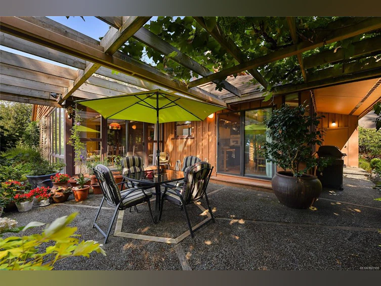 1695 Cultra Avenue, Central Saanich, BC, V8M 1T1 - 56