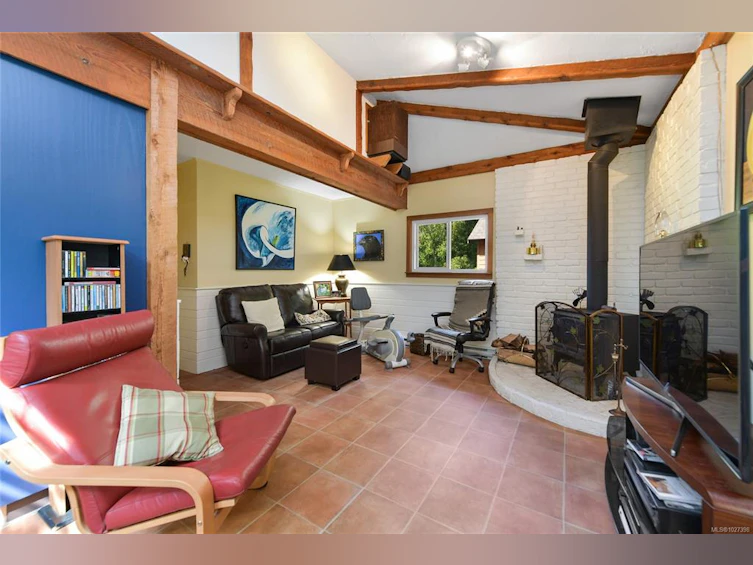 1695 Cultra Avenue, Central Saanich, BC, V8M 1T1 - 12