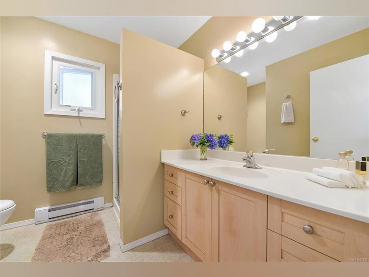 1695 Cultra Avenue, Central Saanich, BC, V8M 1T1 - 37