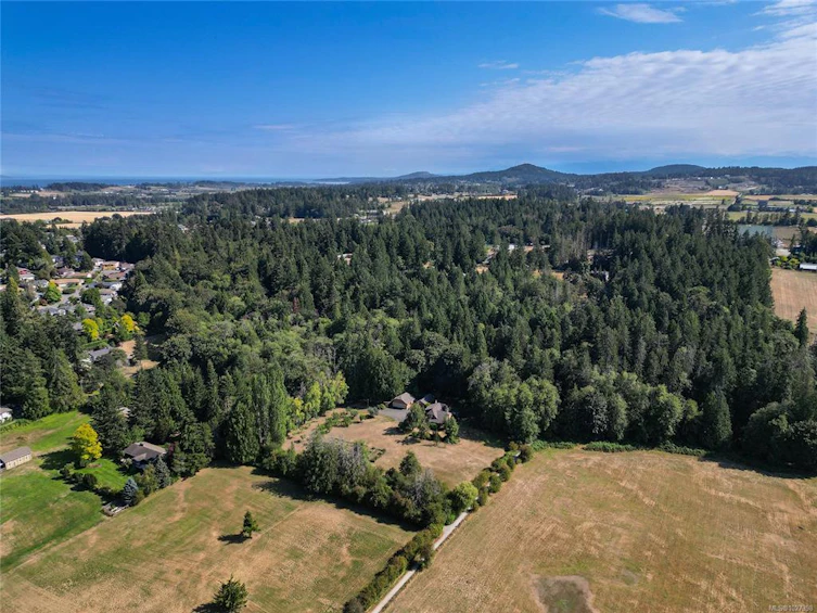 1695 Cultra Avenue, Central Saanich, BC, V8M 1T1 - 90
