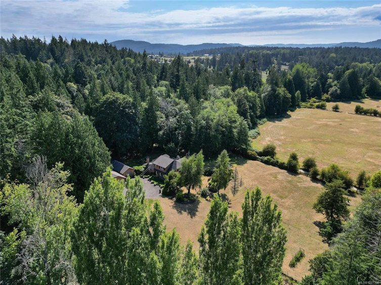 1695 Cultra Avenue, Central Saanich, BC, V8M 1T1 - 83