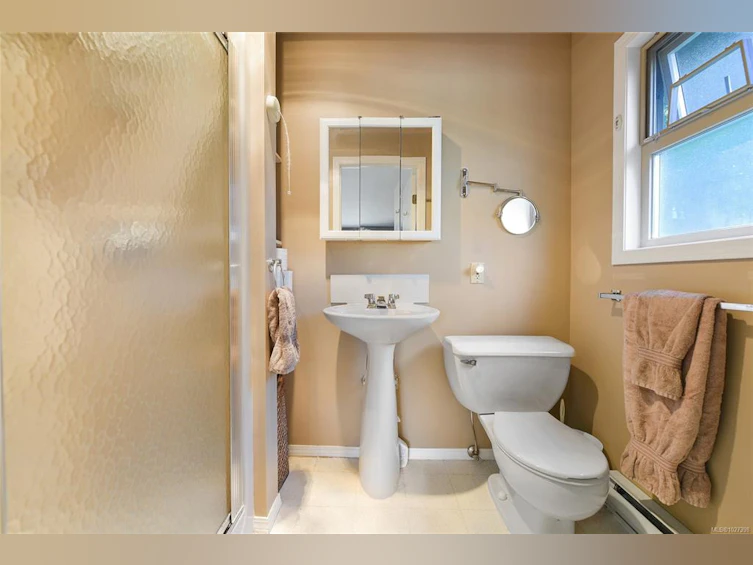 1695 Cultra Avenue, Central Saanich, BC, V8M 1T1 - 44