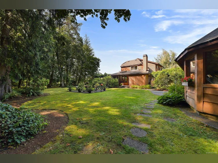 1695 Cultra Avenue, Central Saanich, BC, V8M 1T1 - 49