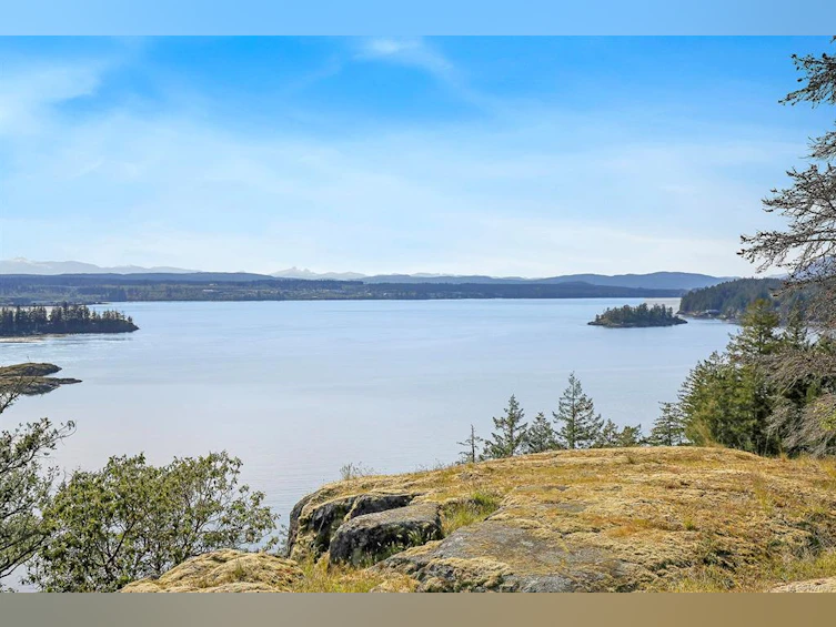 875 Gowlland Harbour Road, Quadra Island, BC, V0P 1N0 - 9