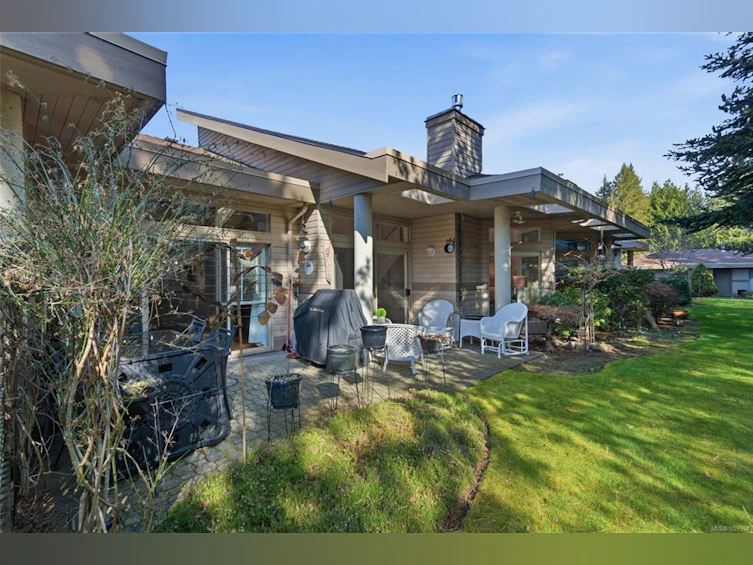 802 Lakes Boulevard, French Creek, BC, V9P 2P8 - 36