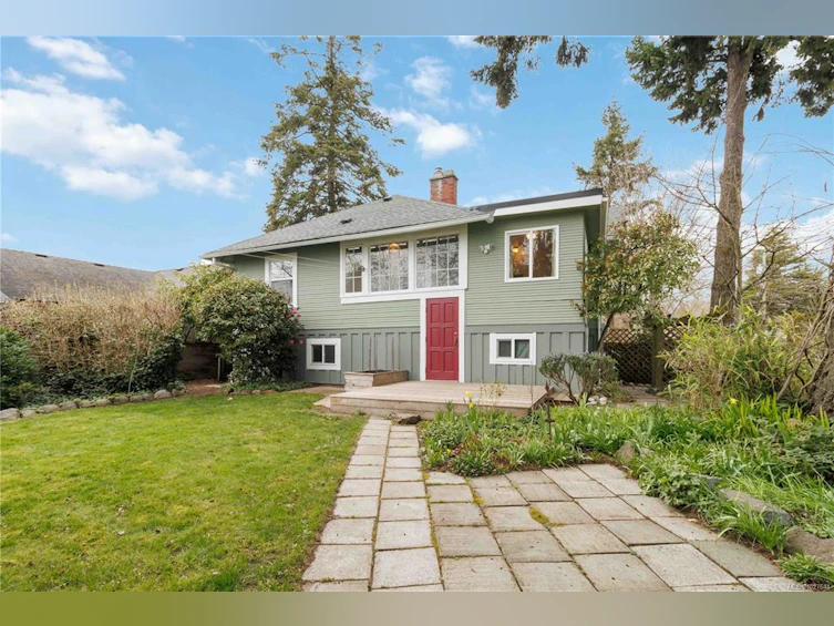 999 Darwin Avenue, Saanich, BC, V8X 2X8 - 17