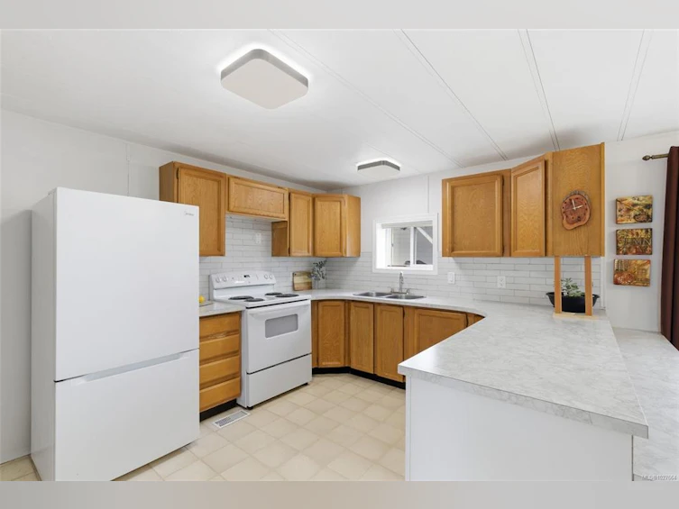 719 Kasba Circle, French Creek, BC, V9P 2A7 - 5