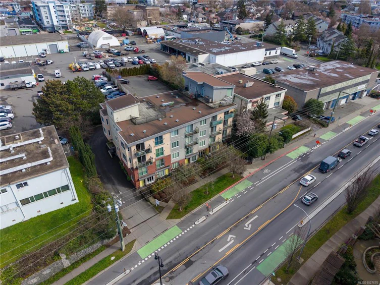 407-356 E Gorge Road, Victoria, BC, V8T 2W2