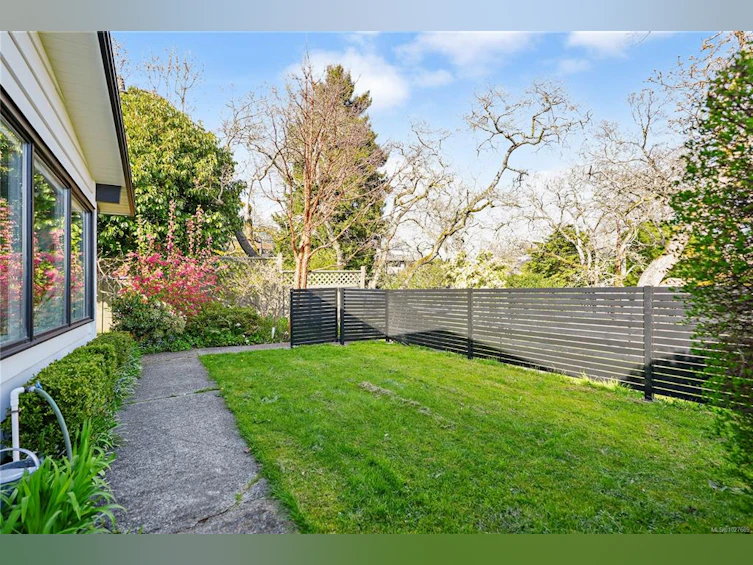 1262 Roslyn Road, Oak Bay, BC, V8S 4R6 - 35