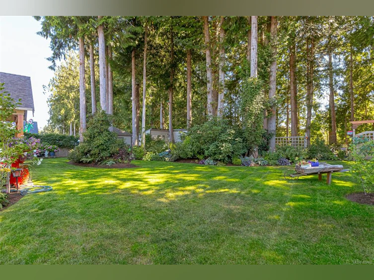 3888 Creekside Drive, Bowser/Deep Bay, BC, V0R 1G0 - 53