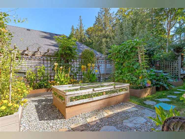 3888 Creekside Drive, Bowser/Deep Bay, BC, V0R 1G0 - 50