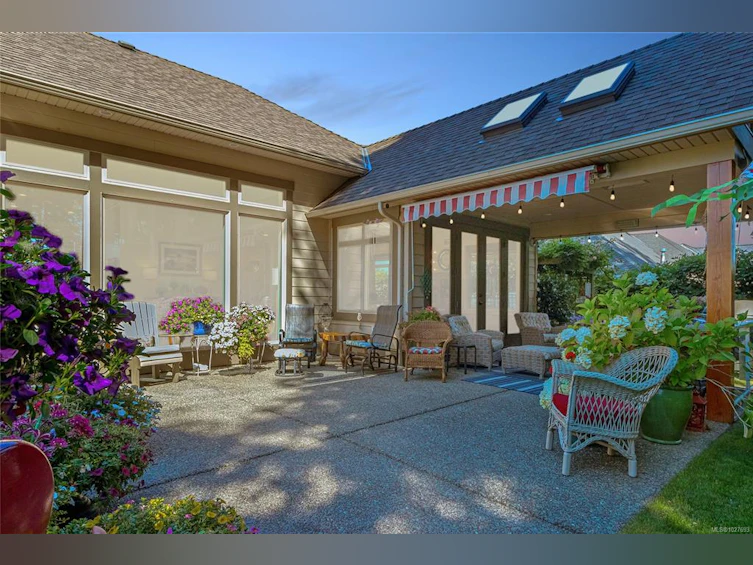 3888 Creekside Drive, Bowser/Deep Bay, BC, V0R 1G0 - 27