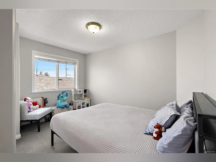 2124 W James White Boulevard, Sidney, BC, V8L 1Z2 - 17