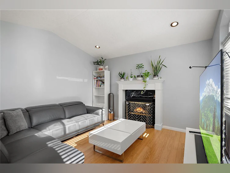 2124 W James White Boulevard, Sidney, BC, V8L 1Z2 - 9
