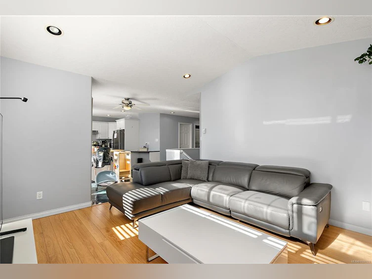 2124 W James White Boulevard, Sidney, BC, V8L 1Z2 - 10