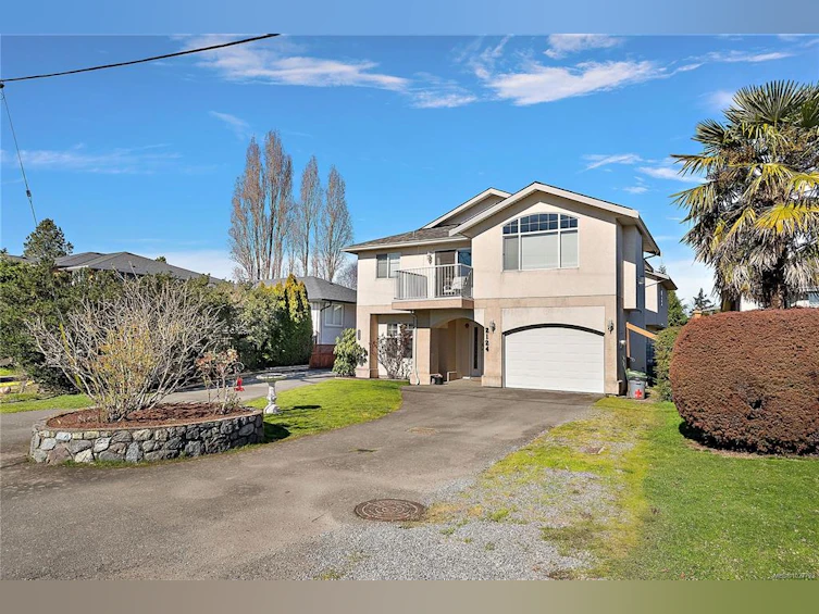 2124 W James White Boulevard, Sidney, BC, V8L 1Z2 - 4