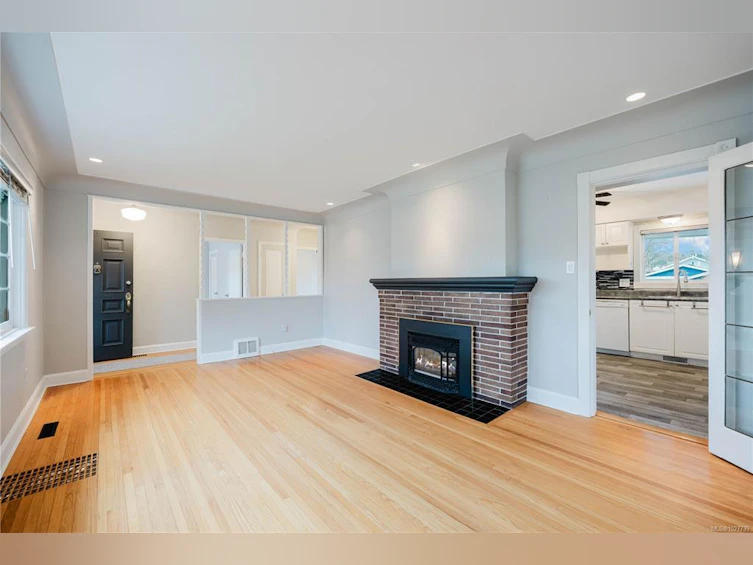 3143 Fifth Street, Victoria, BC, V8X 1E8 - 9