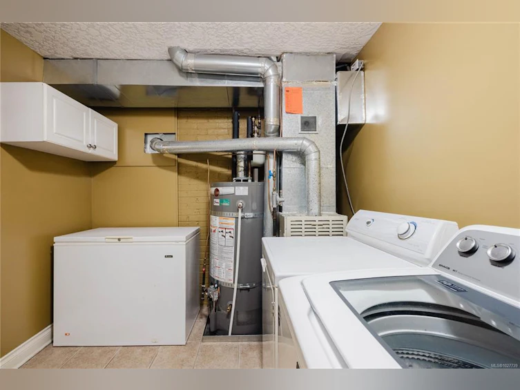3143 Fifth Street, Victoria, BC, V8X 1E8 - 48