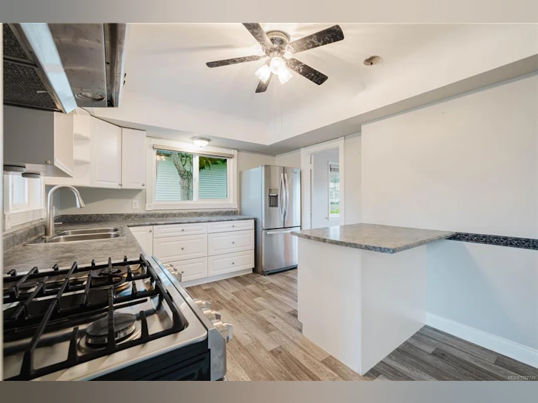 3143 Fifth Street, Victoria, BC, V8X 1E8 - 13