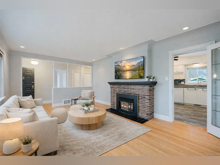3143 Fifth Street, Victoria, BC, V8X 1E8 - 8