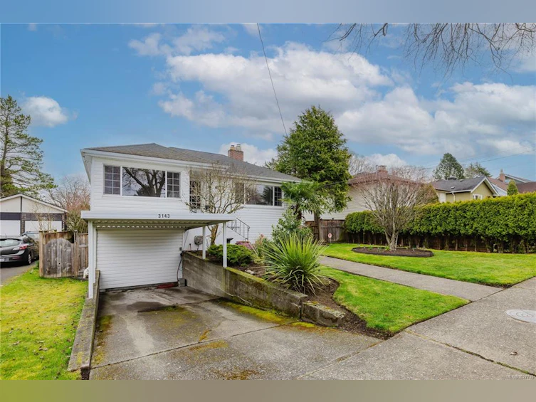 3143 Fifth Street, Victoria, BC, V8X 1E8 - 2