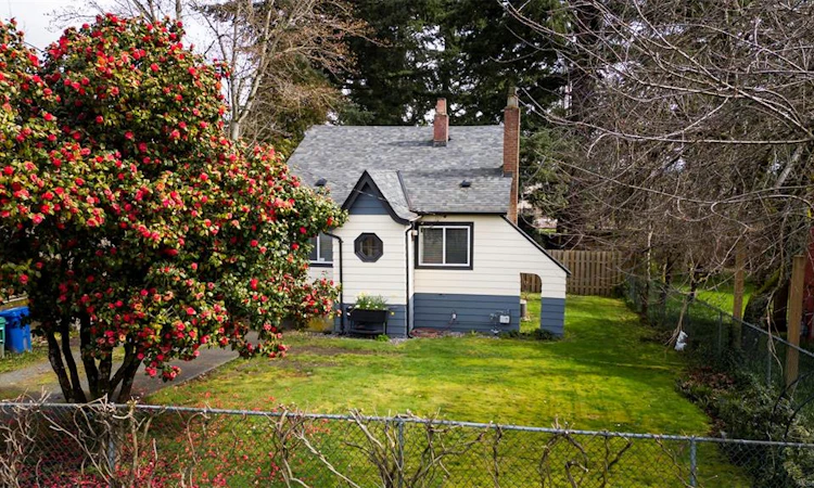 308 Holly Avenue