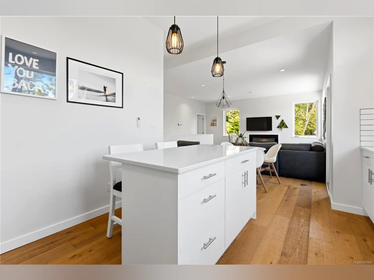 823 Lorne White Place, Ucluelet, BC, V0R 3A0 - 22