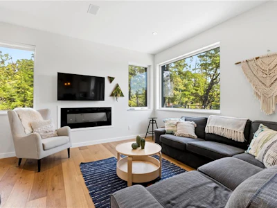 823 Lorne White Place - 3