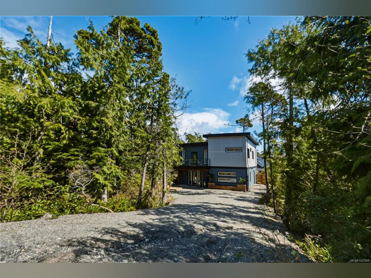 823 Lorne White Place, Ucluelet, BC, V0R 3A0 - 38