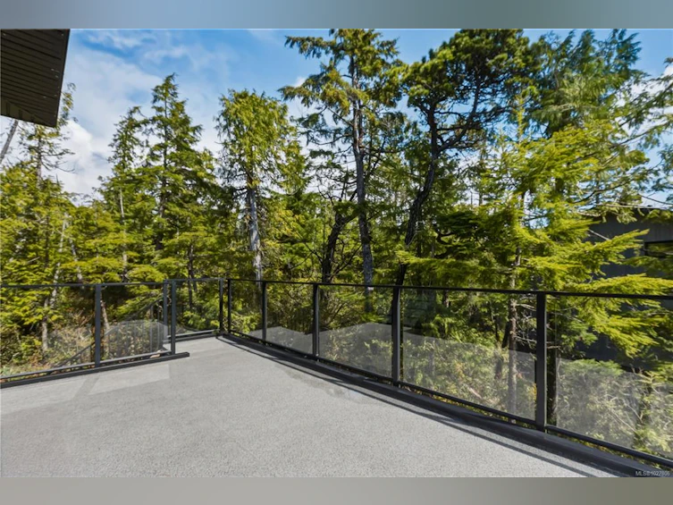 823 Lorne White Place, Ucluelet, BC, V0R 3A0 - 9