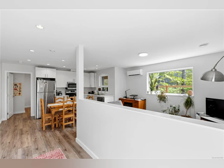 823 Lorne White Place, Ucluelet, BC, V0R 3A0 - 10
