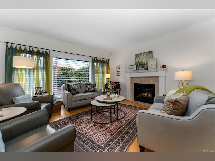7952 Polo Park Crescent, Central Saanich, BC, V8M 2J4 - 9